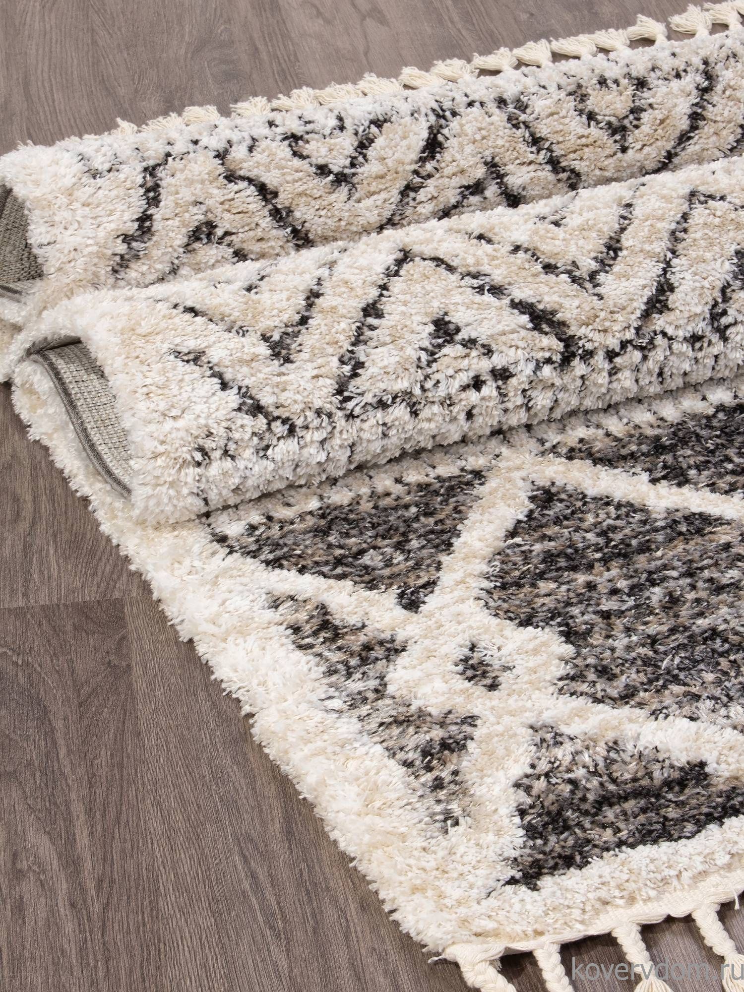 Ковер UVITA 37333 070 BEIGE Ковер UVITA 37333 070 BEIGE
