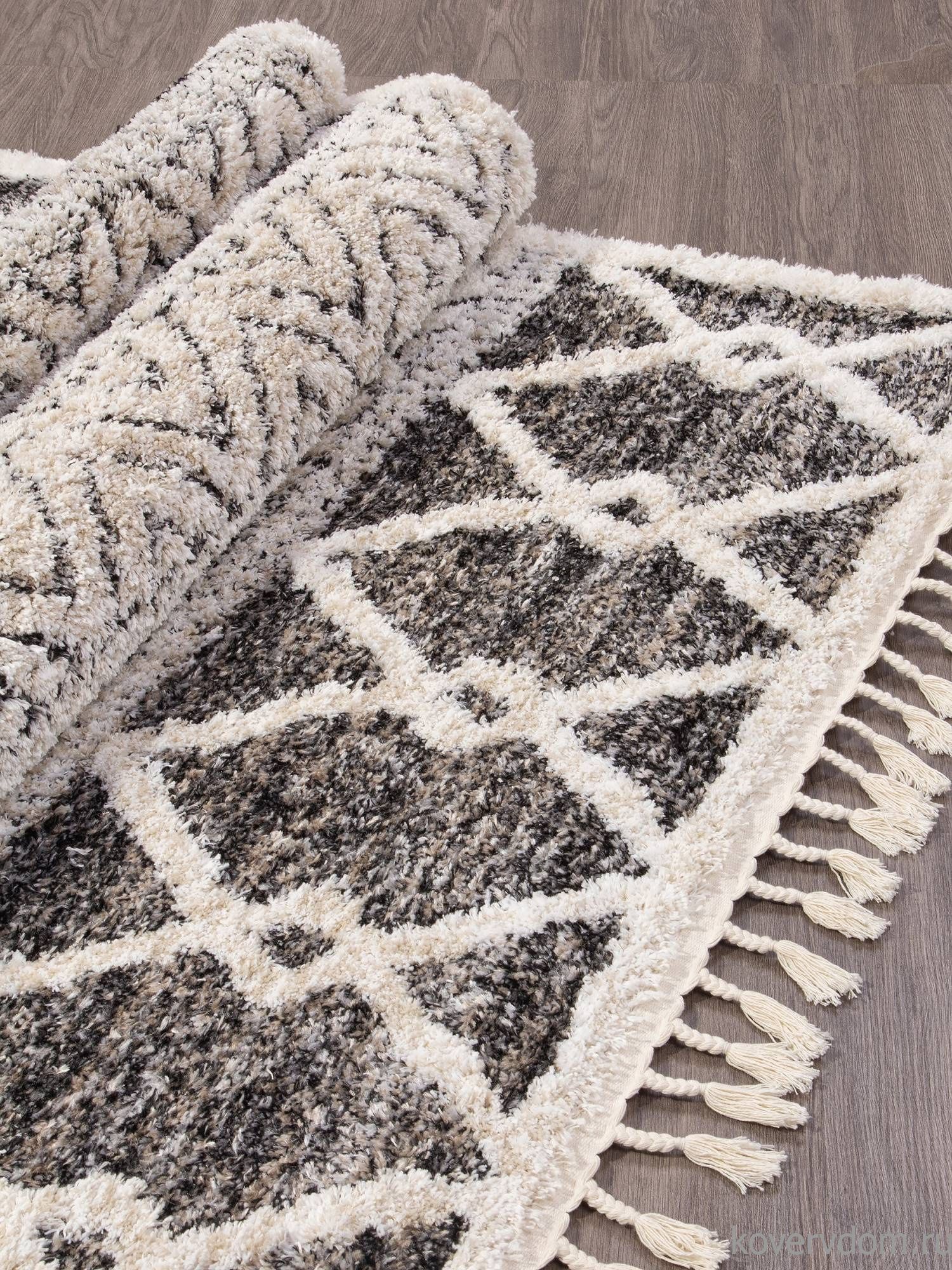 Ковер UVITA 37333 070 BEIGE Ковер UVITA 37333 070 BEIGE