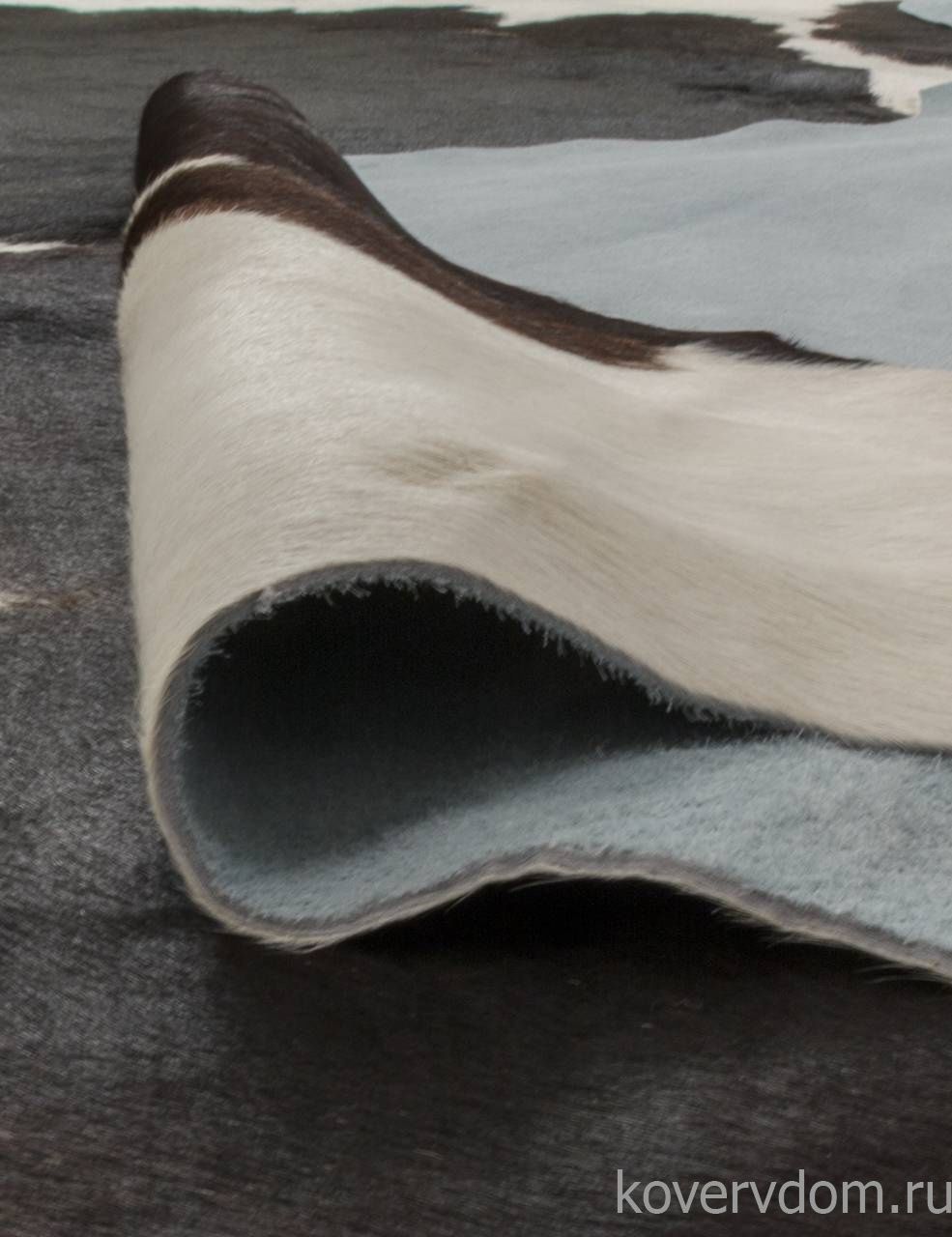 Ковер из натуральной коровьей шкуры KRS014 BLACK